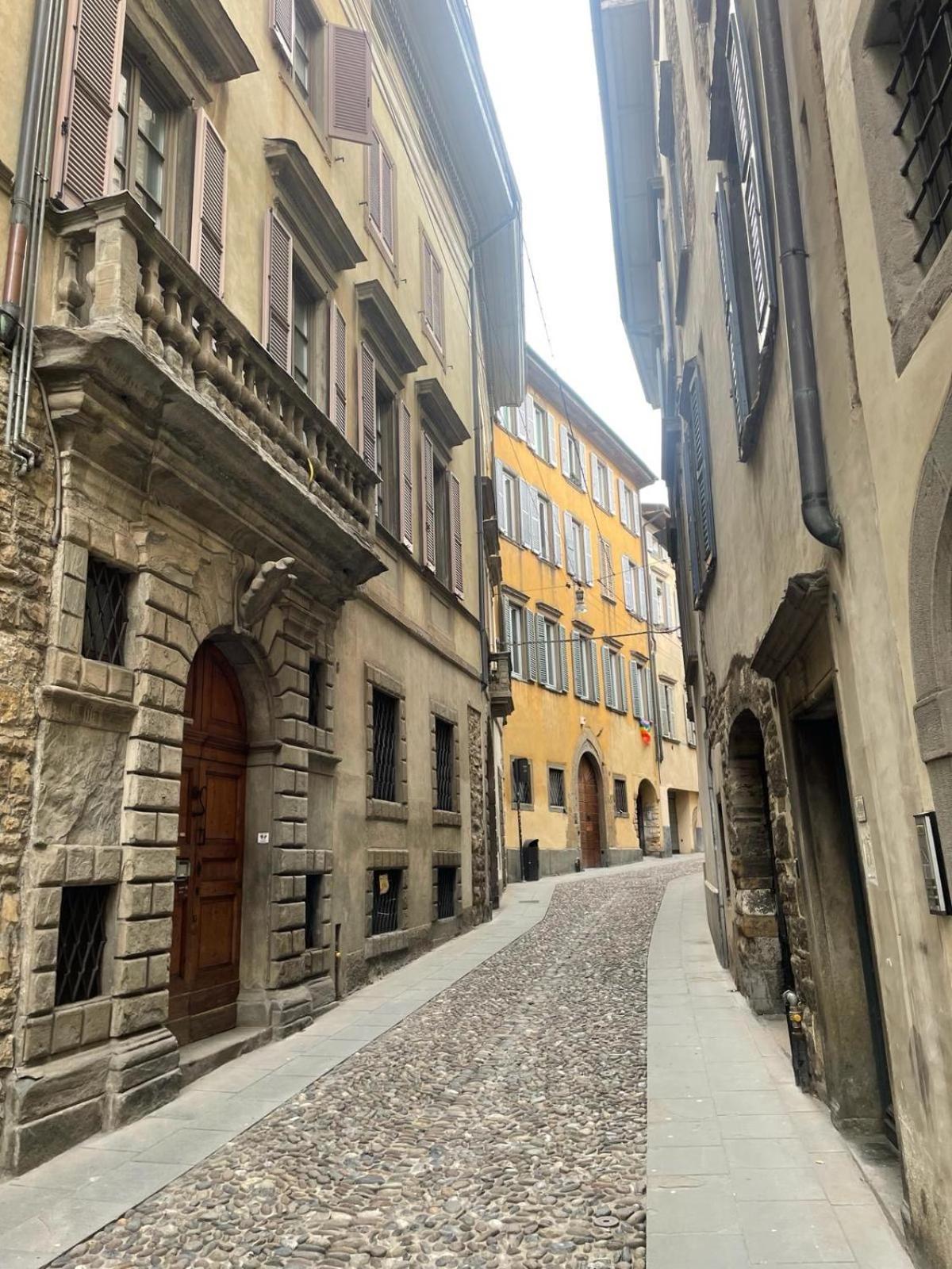 Bella Ciao Old Town Apartment Bergamo Exterior photo